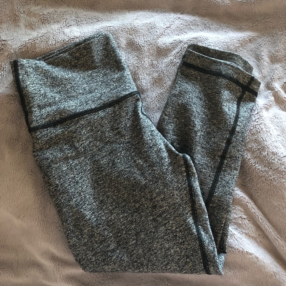 Lululemon grey wunder under cropped